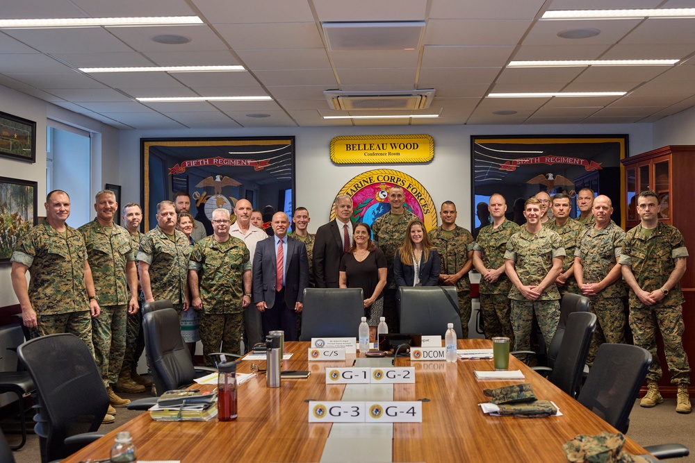 Principal Deputy Assistant Secretary of the Navy M&amp;RA visits MARFOREUR/AF