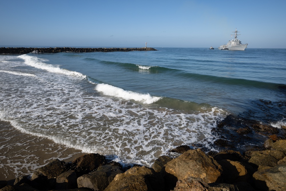 USS Daniel Inouye (DDG 118) Visits Naval Surface Warfare Center, Port Hueneme, for Ship Groom