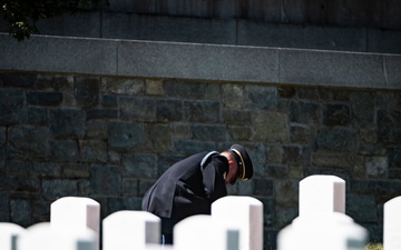 DVIDS - Images - Rookies and Staff from the Washington Commanders Visit  Arlington National Cemetery [Image 11 of 18]