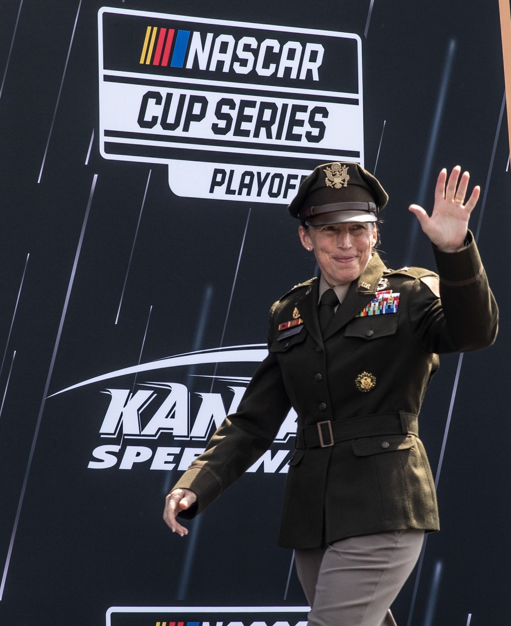 Service Members Reenlist in the Kansas Speedway