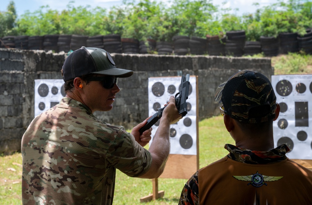 Philippine, US Naval Special Warfare Operators Conduct Live Fire Training