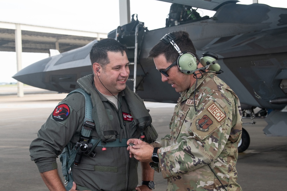 Col. Christopher Batterton takes final flight as 192nd Wing Commander