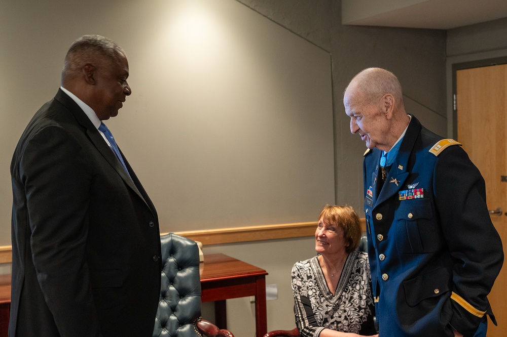 Army Capt. Larry L. Taylor Awarded Medal of Honor