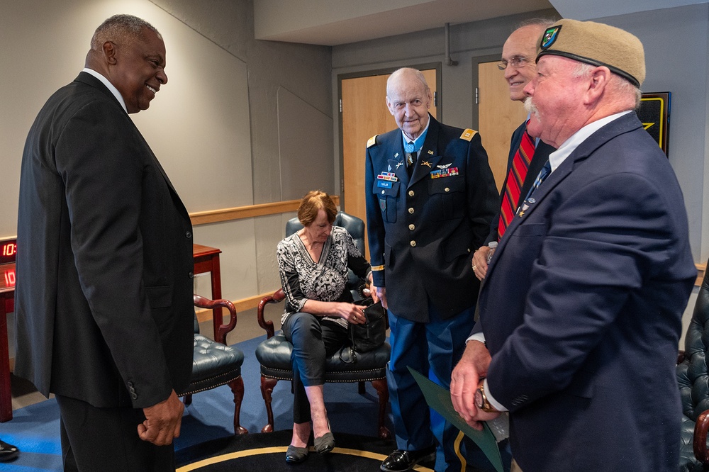 Army Capt. Larry L. Taylor Awarded Medal of Honor