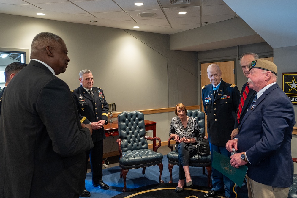 Army Capt. Larry L. Taylor Awarded Medal of Honor