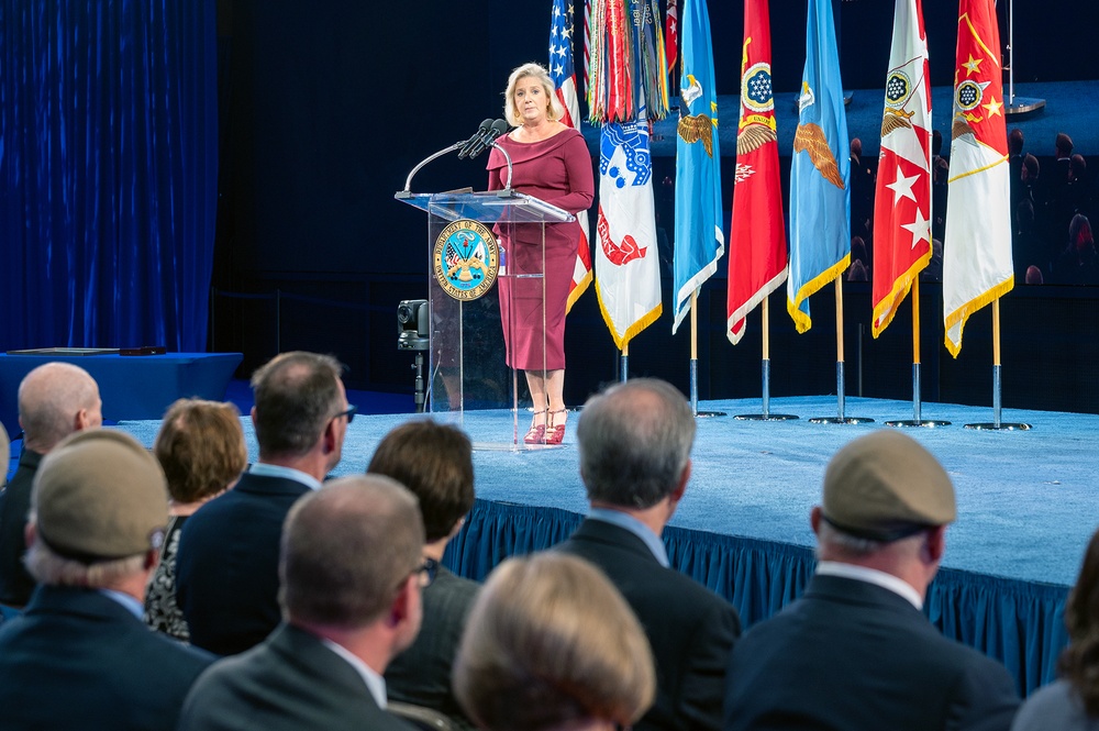 Army Capt. Larry L. Taylor Awarded Medal of Honor