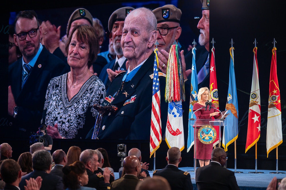 Army Capt. Larry L. Taylor Awarded Medal of Honor