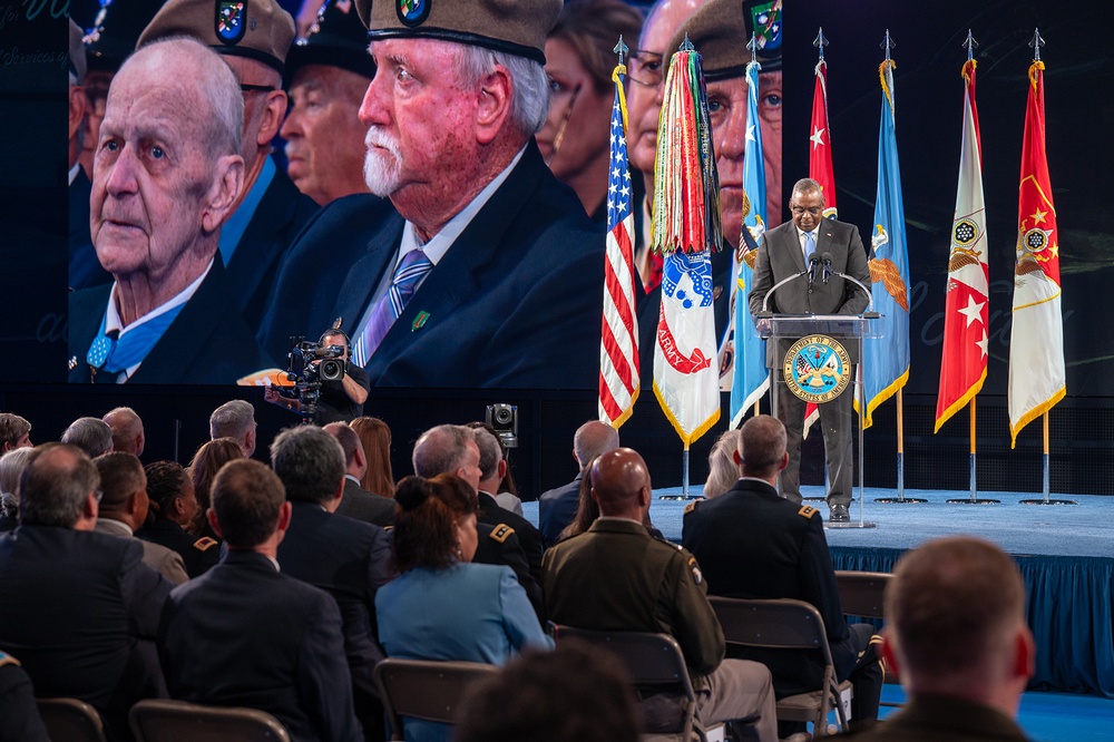 Army Capt. Larry L. Taylor Awarded Medal of Honor