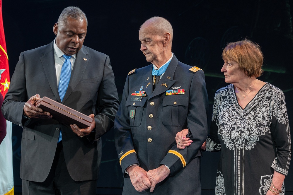 Army Capt. Larry L. Taylor Awarded Medal of Honor