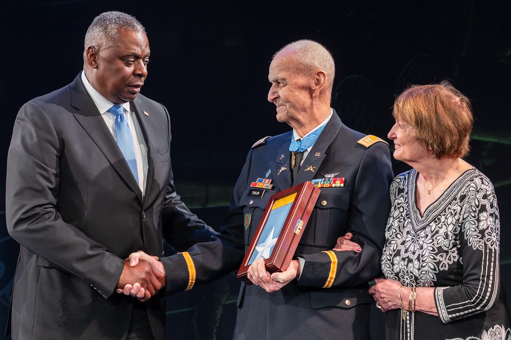 Army Capt. Larry L. Taylor Awarded Medal of Honor