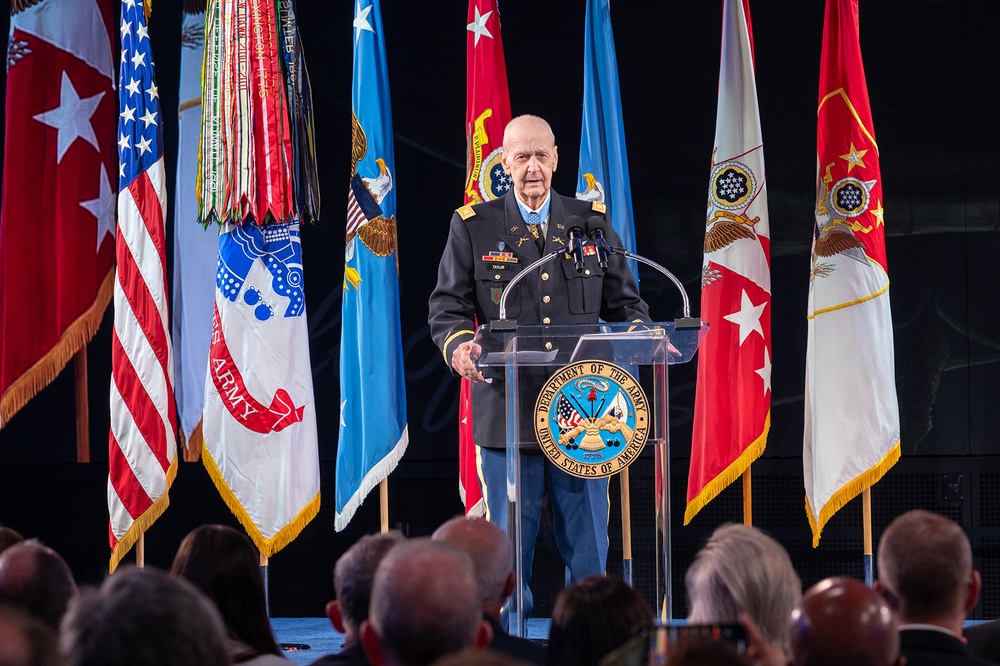 Army Capt. Larry L. Taylor Awarded Medal of Honor