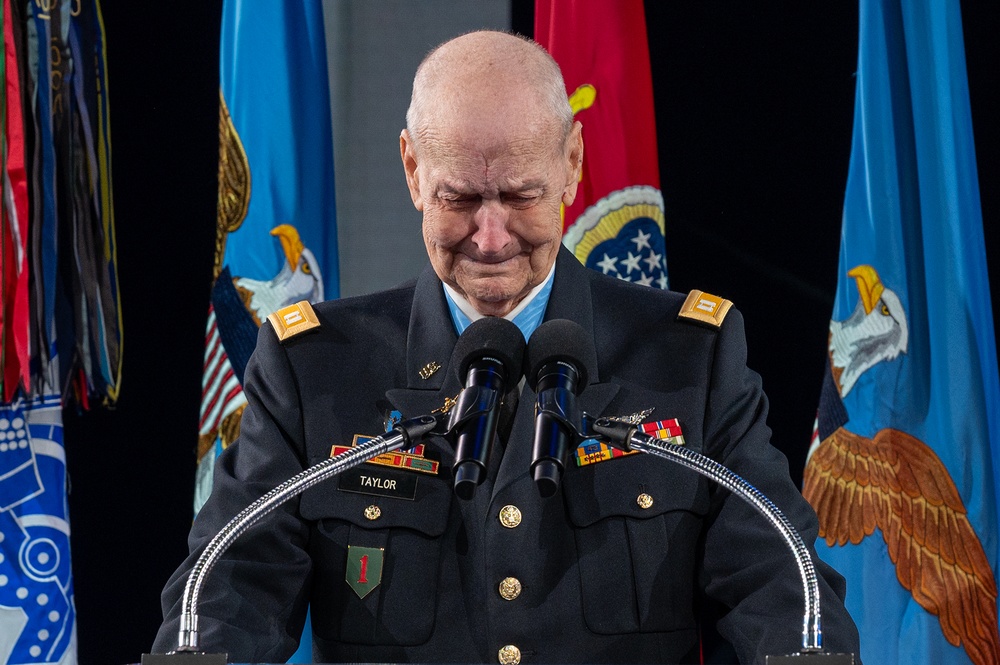 Army Capt. Larry L. Taylor Awarded Medal of Honor