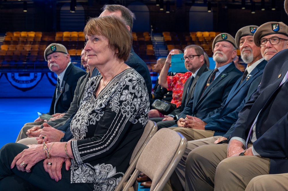 Army Capt. Larry L. Taylor Awarded Medal of Honor