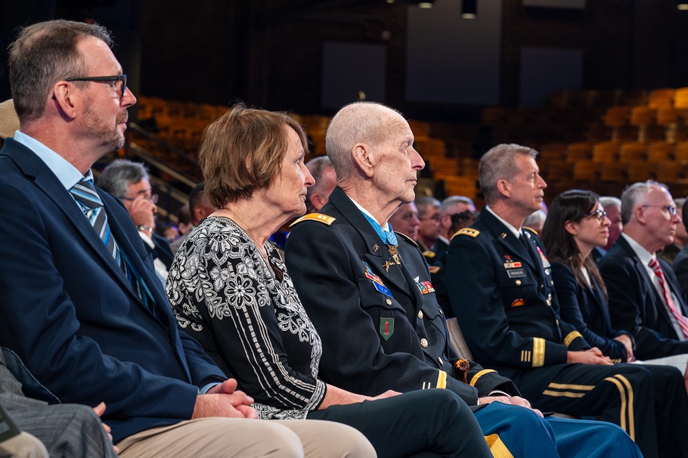 Army Capt. Larry L. Taylor Awarded Medal of Honor