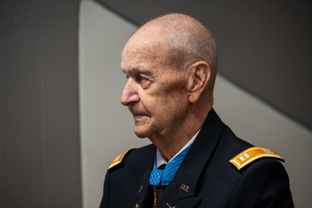 Army Capt. Larry L. Taylor Awarded Medal of Honor