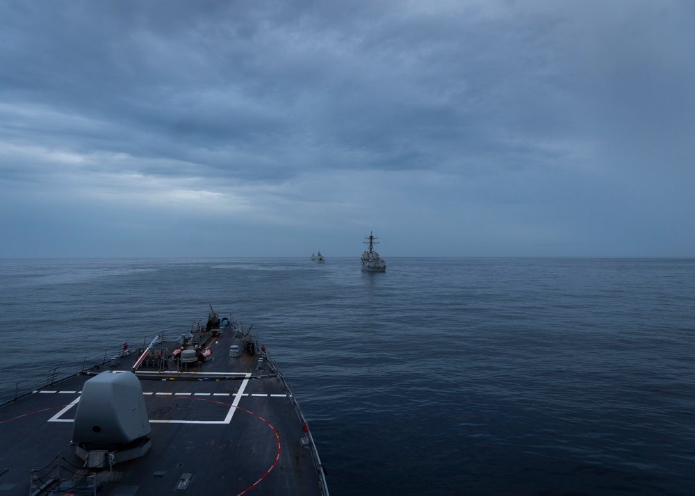 USS Porter Conducts a Submarine Familiarization Exercise