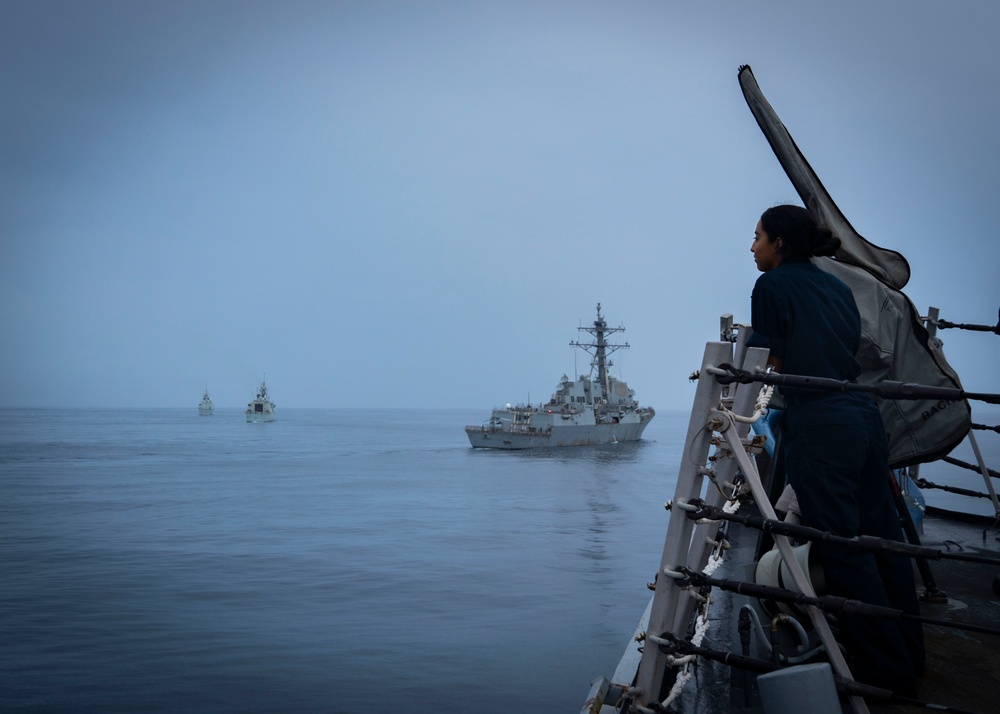 USS Porter Conducts a Submarine Familiarization Exercise