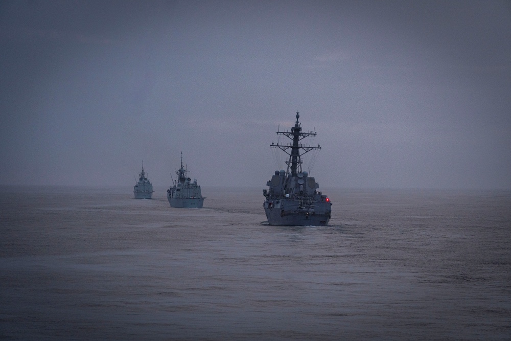 USS Porter Conducts a Submarine Familiarization Exercise