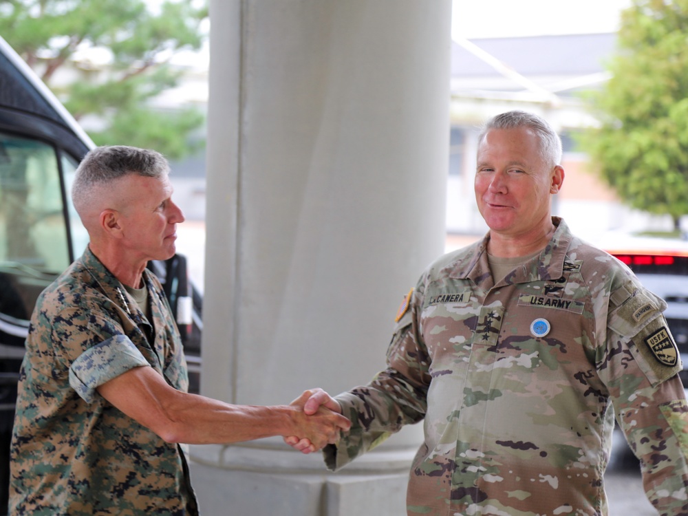 Marine Corps Assistant Commandant visits with USFK Commander, Gen. Paul LaCamera