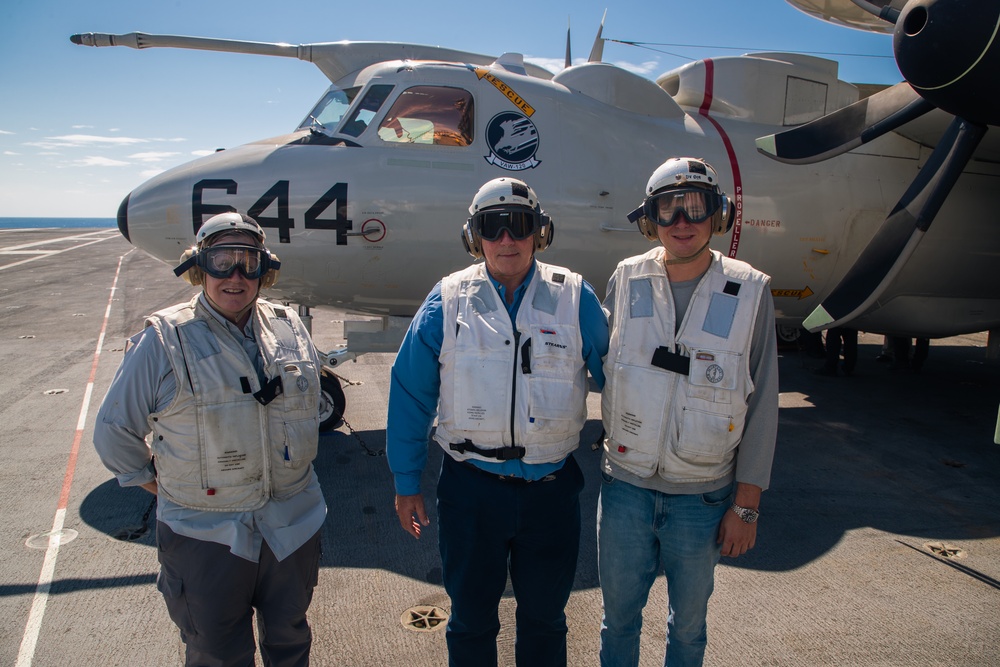 USS George Washington hosts distinguished visitors