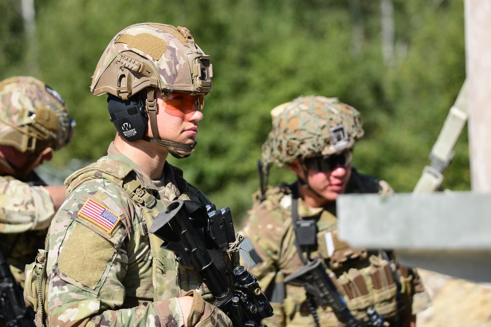 2nd Squadron, 2nd Cavalry Regiment Assault an Objective