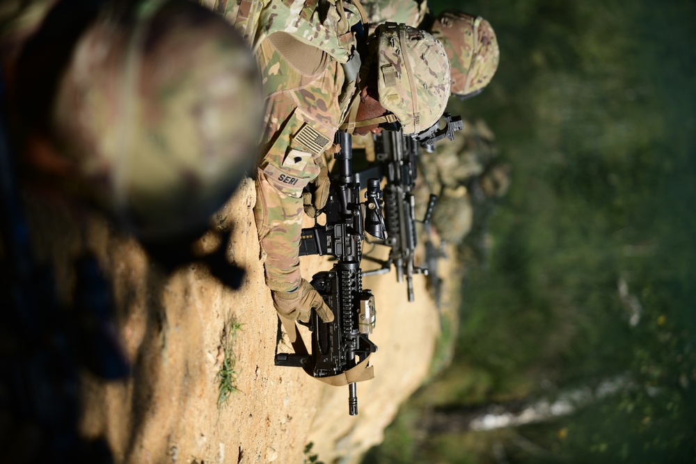 2nd Squadron, 2nd Cavalry Regiment Assault an Objective