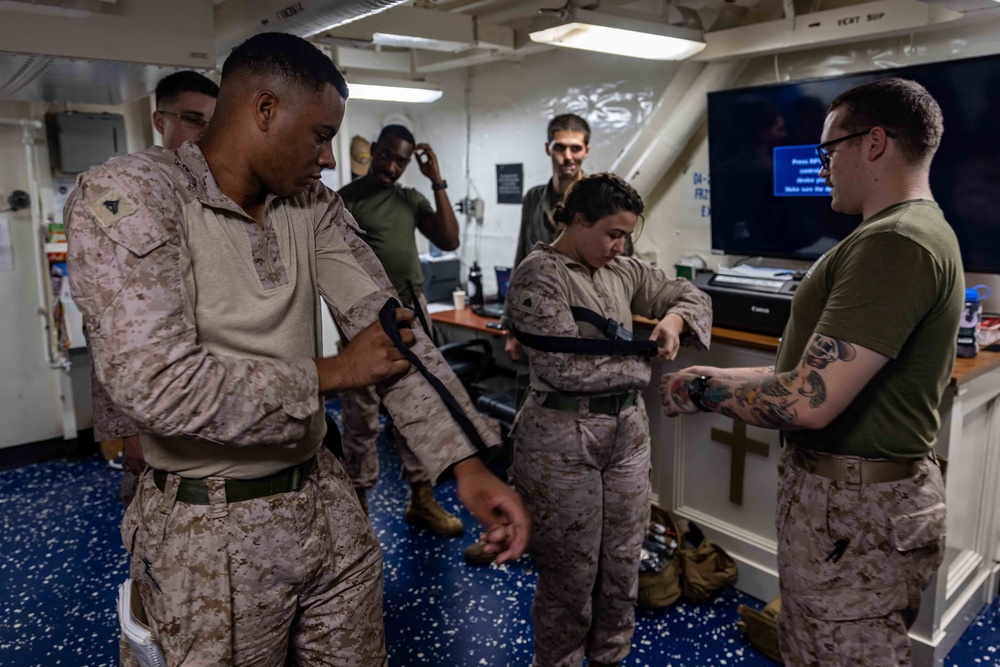 The 26th MEU(SOC)/BAT ARG Conducts Combat Life Saver Course Tier 2 Class