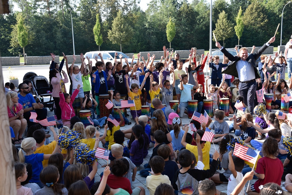 Students, faculty and Army leaders celebrate new DoDEA school in Grafenwoehr