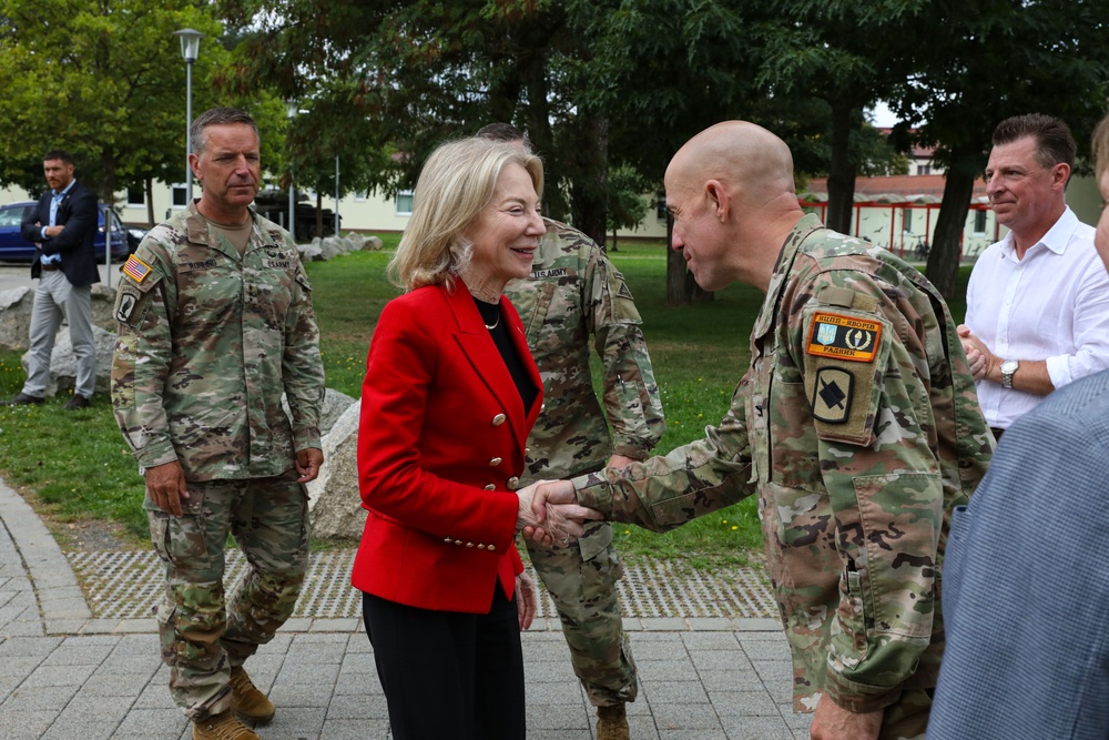U.S. Ambassador to Germany visits JMTG-U