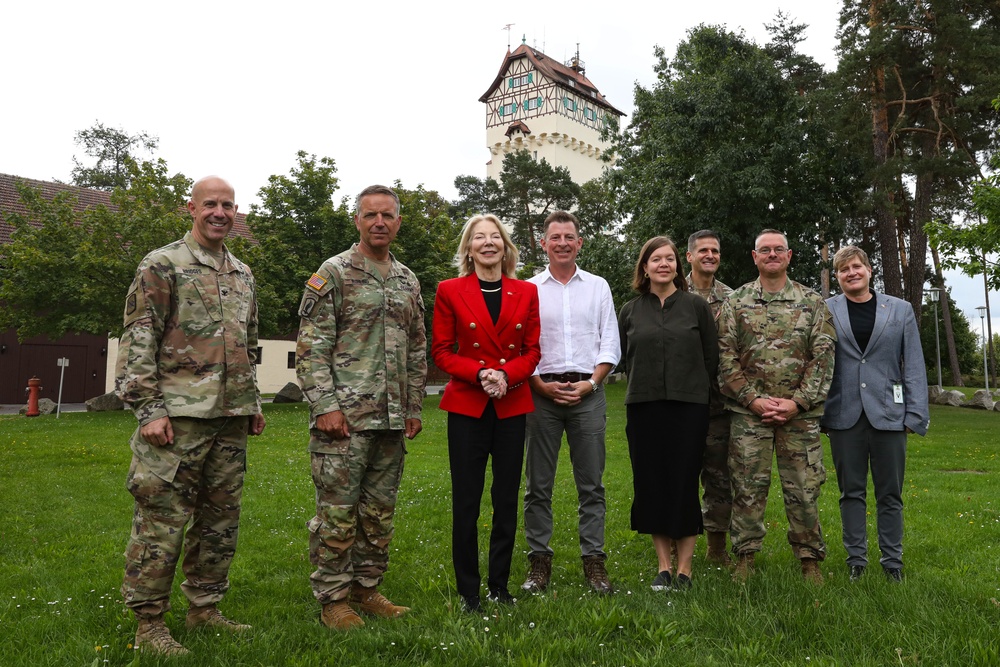 U.S. Ambassador to Germany visits JMTG-U