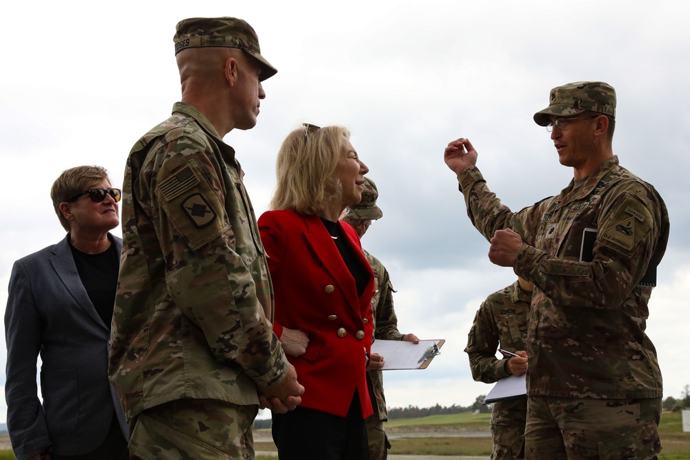 U.S. Ambassador to Germany visits JMTG-U