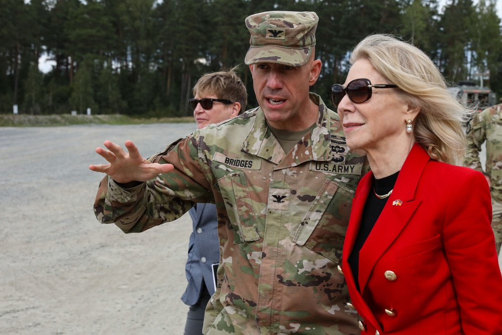 U.S. Ambassador to Germany visits JMTG-U