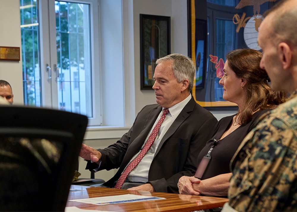 Principal Deputy Assistant Secretary of the Navy M&amp;RA visits MARFOREUR/AF