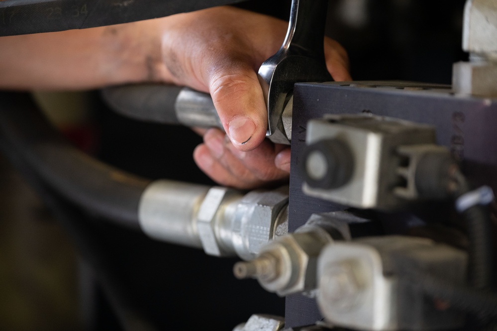 436th LRS vehicle maintenance shop prepares Dover AFB for winter operations