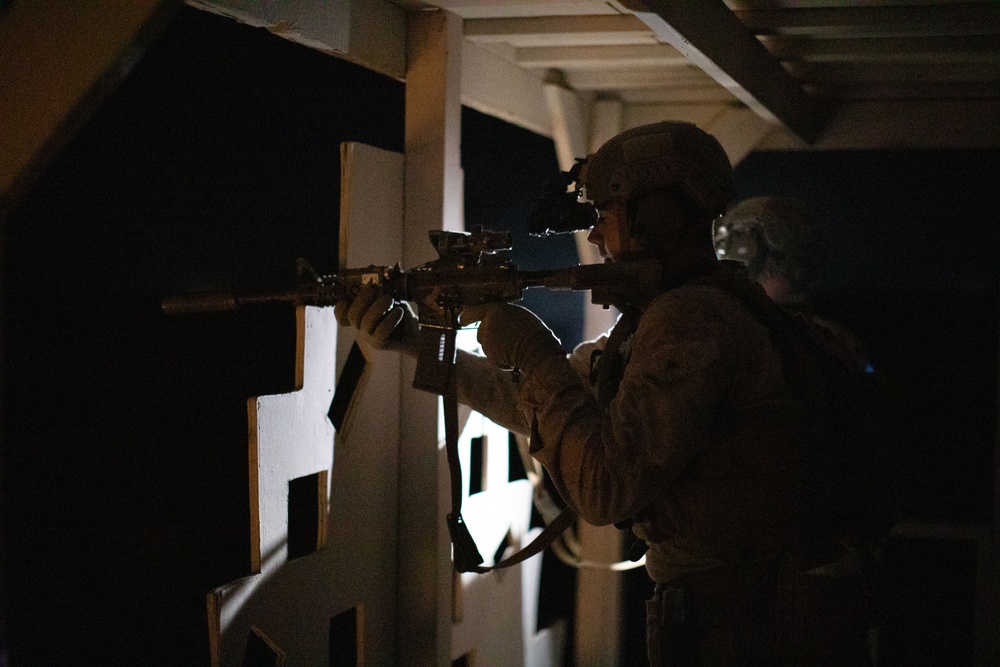 26th MEU(SOC) Marines Integrate with Kuwait Armed Forces on a Live-Fire Range