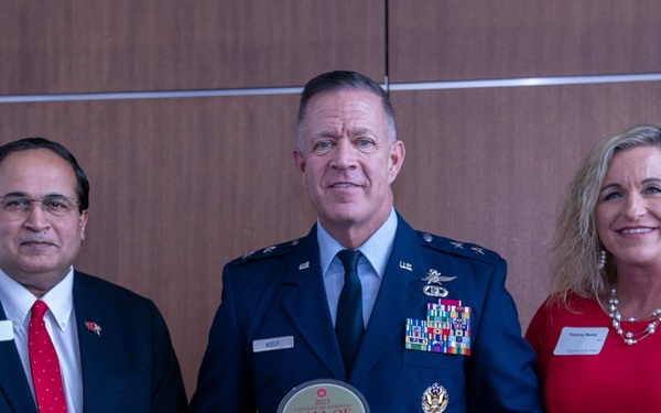 ILLINOIS NATIONAL GUARD COMMANDER INDUCTED INTO ILLINOIS STATE UNIVERSITY COLLEGE OF BUSINESS HALL OF FAME