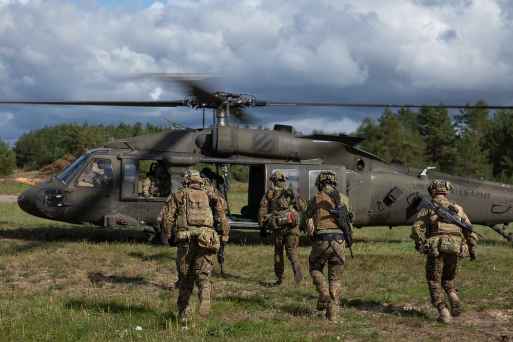 Task Force Knighthawk supports Latvian Armed Forces with aerial insertion, extraction training