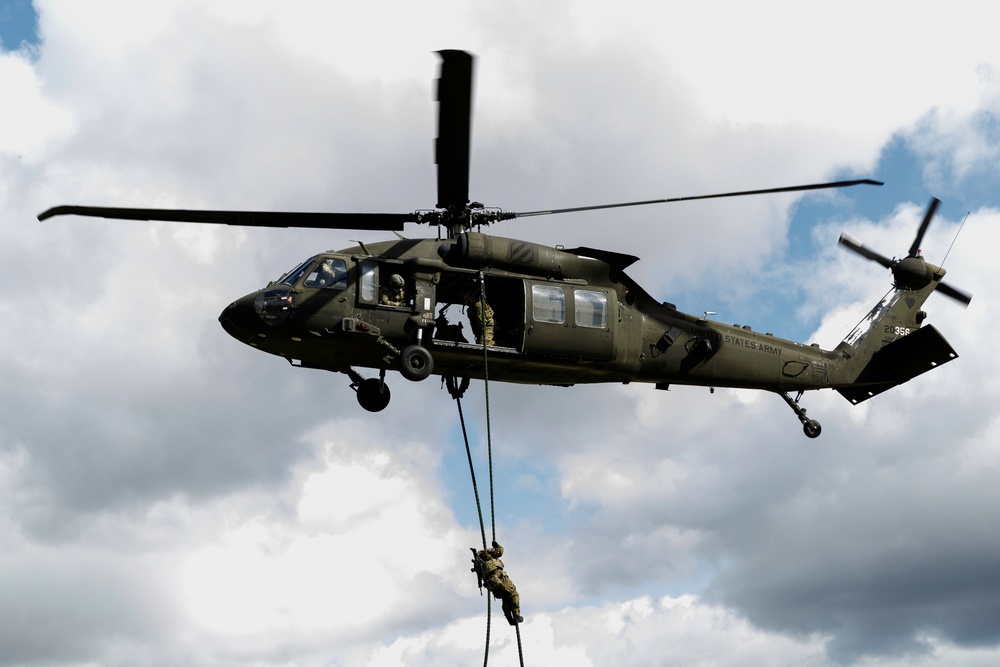 Task Force Knighthawk supports Latvian soldiers during aerial insertion, extraction training in Latvia