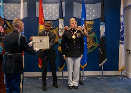 Marine Receives DoD Spirit of Hope Award