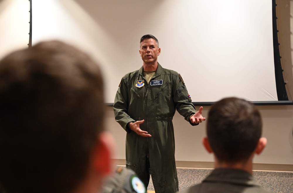 Senior Leaders visit 337th ACS