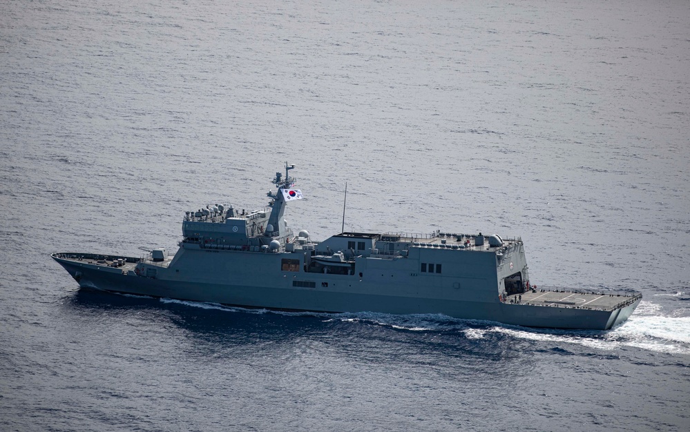 U.S. and ROK Navy Conduct PASSEX
