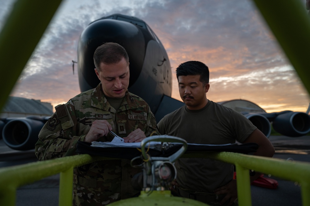 909th ARS refuels ‘Silver Eagles’