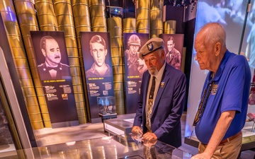 Vietnam War veterans who fought alongside Medal of Honor recipient Capt. Larry Taylor visit Army Museum