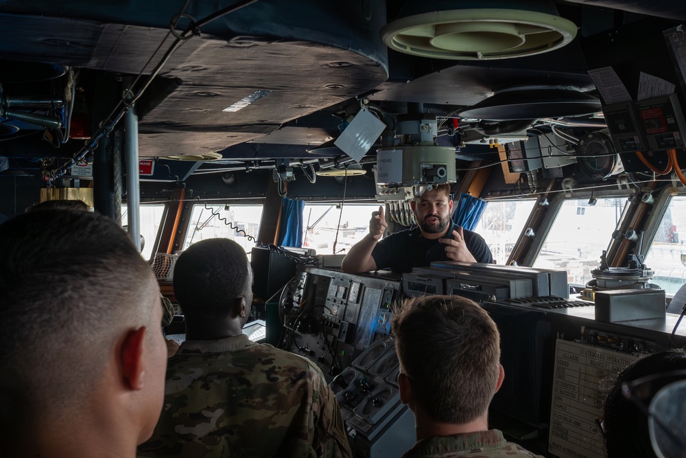 CLDJ service members visit DDG560