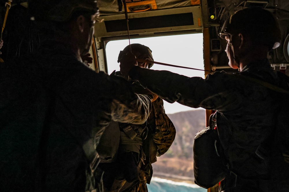 3d Reconnaissance Marines Low-Level Parachuting