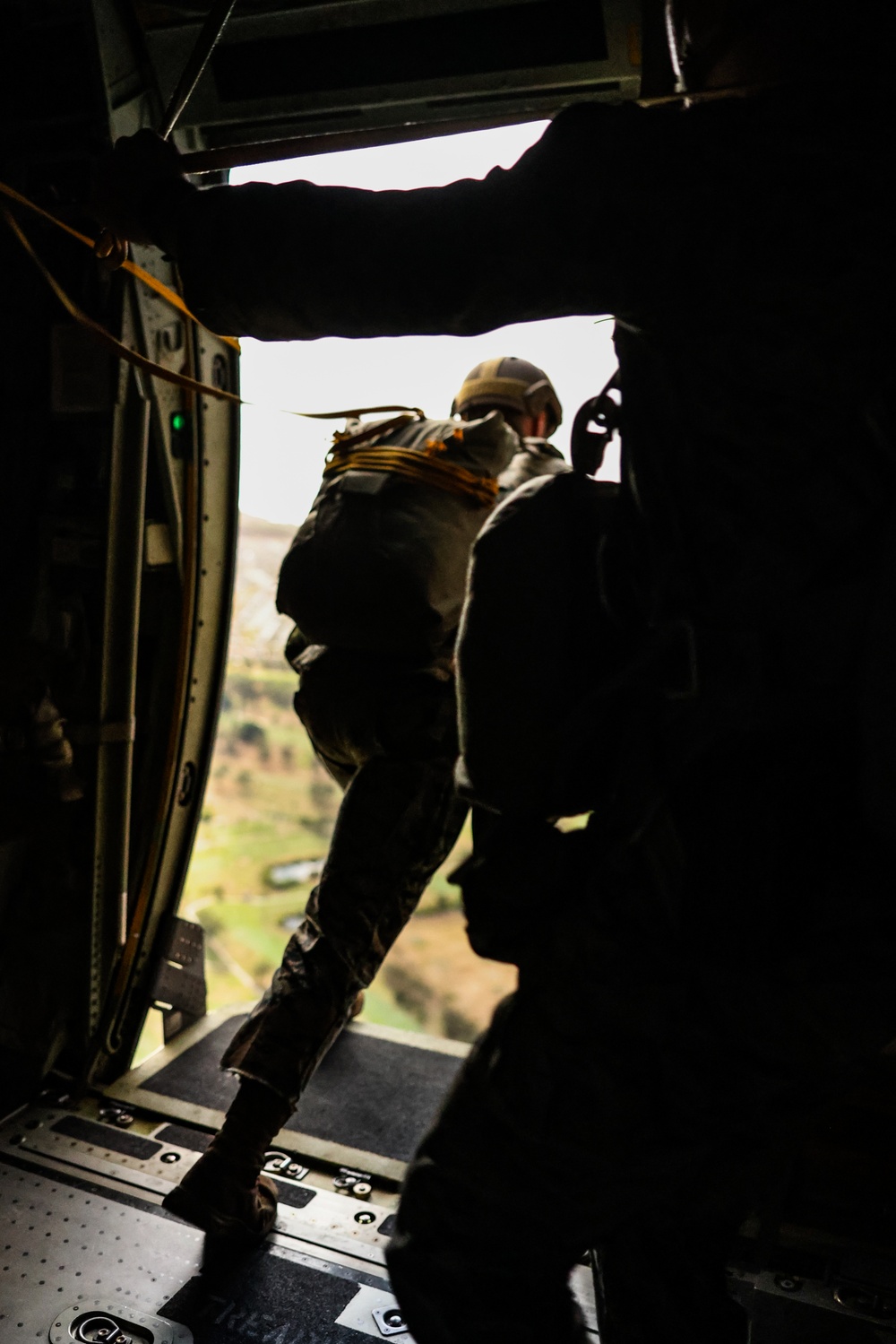 3d Reconnaissance Marines Low-Level Parachuting