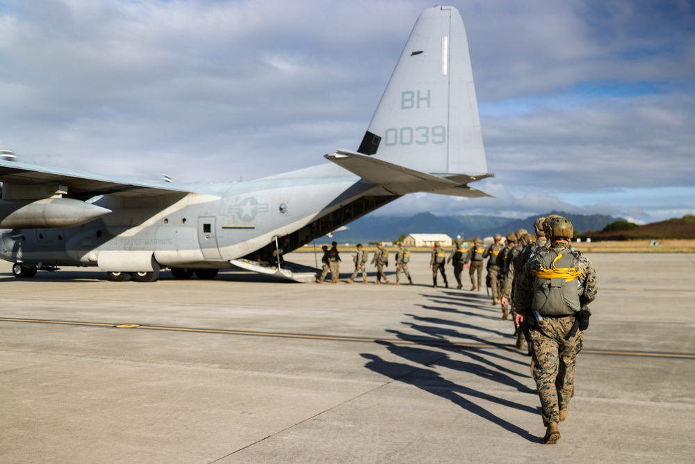 3d Reconnaissance Marines Low-Level Parachuting