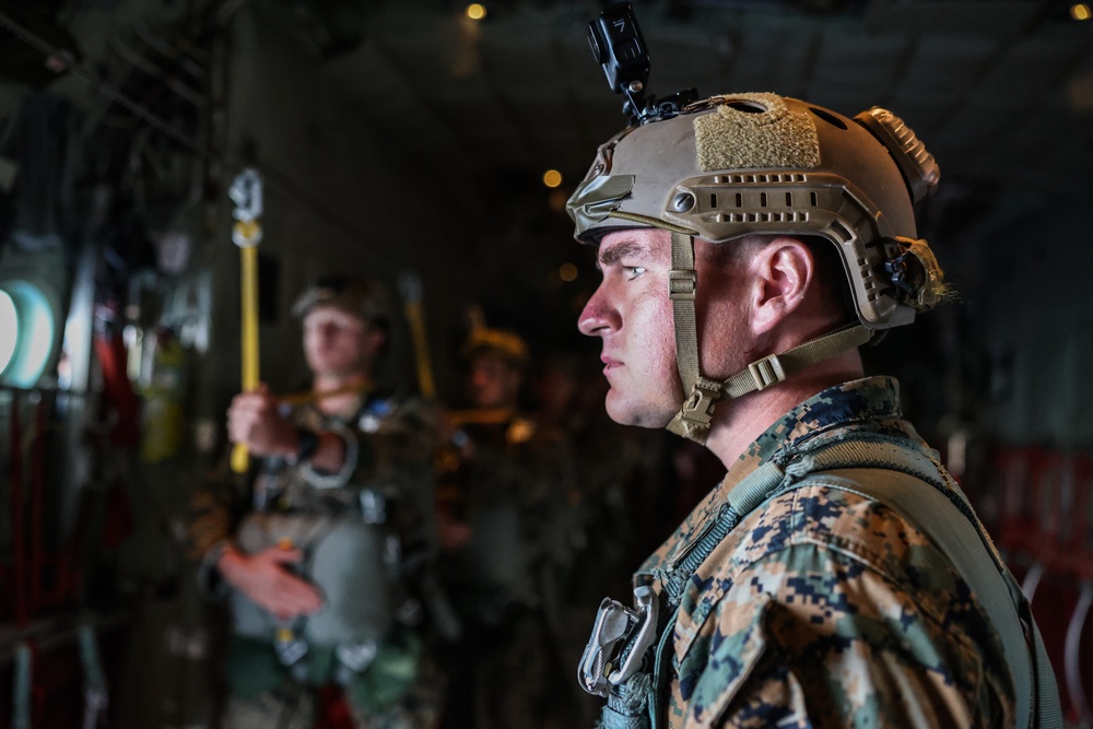 3d Reconnaissance Marines Low-Level Parachuting