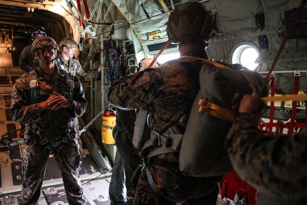 3d Reconnaissance Marines Low-Level Parachuting