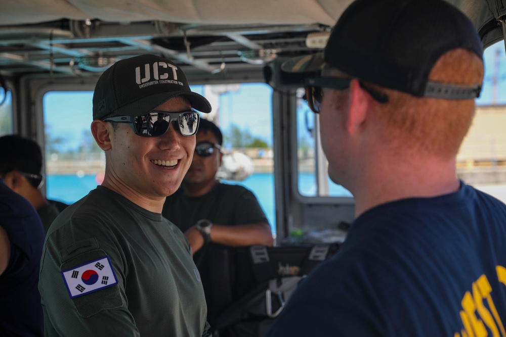 MURENG 23 - U.S. Military and Republic of Korea Navy Divers Participate in Joint Scuba Dive